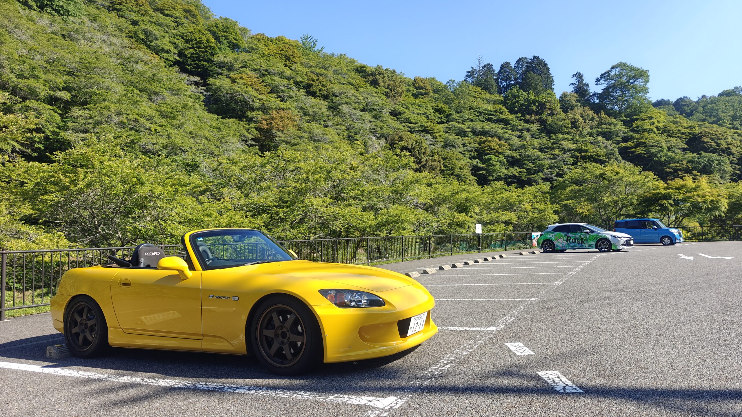豊田市川見駐車場にてS2000との朝のひととき